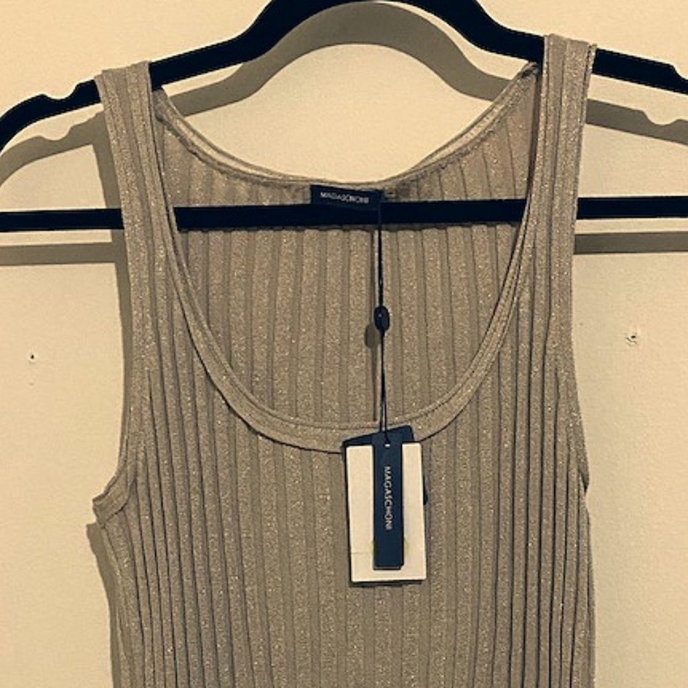 LAST CHANCE - Magaschoni Sleeveless Ribbed Shimmery Shirt Tank S